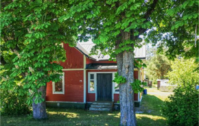 Awesome home in Klintehamn with WiFi and 4 Bedrooms in Klintehamn